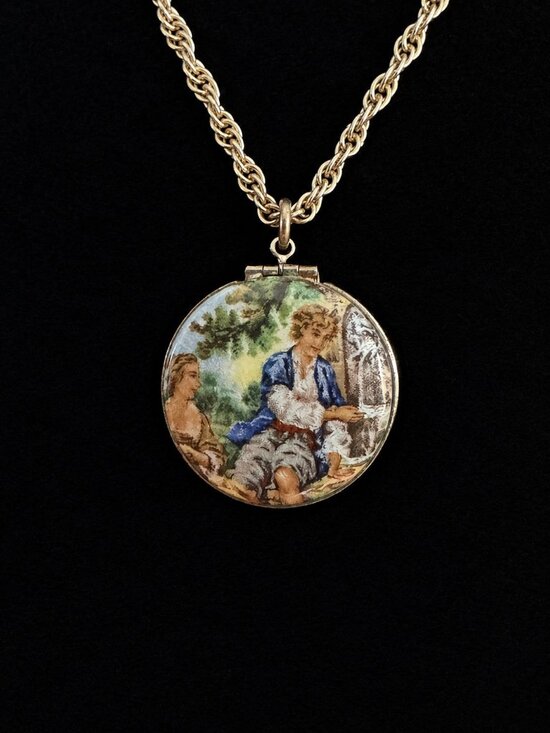 Jewelry - Vintage Portrait Locket Necklace Gold Tone Romantic Courting Scene 30" Chain